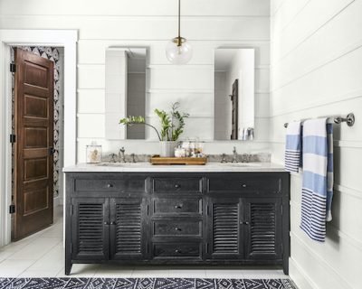 “أوت سين جلوبال — خبراء في تحويل حماماتك إلى مساحات فاخرة ووظيفية تُجسّد الأناقة والراحة! نقدم حلولًا متكاملة لـ ترميم وتجديد الحمامات بدءًا من التصميم الذكي وحتى التنفيذ الدقيق، مع التركيز على جودة المواد والتكنولوجيا الحديثة لضمان نتائج تدوم لسنوات. سواء كنت ترغب في تجديد حمام منزلك، تحديث حمامات الفلل الفاخرة، أو تطوير مساحات الاستحمام في المشاريع التجارية والفندقية، نحن نضمن لك: تصميمات مبتكرة تُلائم مساحتك الصغيرة أو الكبيرة وتُعزز الاستفادة من كل زاوية. استخدام مواد عالية الجودة مقاومة للرطوبة والعفن (كالسيراميك، البورسلين، والأحجار الطبيعية). تركيب أنظمة حديثة للسباكة، التهوية، والإضاءة الذكية. حلول آمنة ومُريحة مثل الأرضيات المضادة للانزلاق وتصاميم تناسب كبار السن والأطفال. باعتمادنا على فريق هندسي وفني مُتخصص، نُعيد ابتكار حماماتك بخطوات مدروسة: استشارة مجانية لفهم احتياجاتك ورؤيتك. تصميم ثلاثي الأبعاد (3D) لتخيّل النتيجة النهائية قبل التنفيذ. استخدام معدات حديثة لتفكيك القديم وتركيب الجديد دون فوضى. التسليم في الوقت المحدد مع ضمان شامل على المواد والأعمال. لماذا نحن؟ ندمج بين الجماليات العصرية والمعايير الصحية العالمية. نتعامل مع التحديات الصعبة (كترميم الحمامات القديمة، تسربات المياه). نقدم خيارات متنوعة تناسب الميزانيات المختلفة (من التحديث البسيط إلى التغيير الجذري). خدمة ما بعد البيع وصيانة دورية للحفاظ على جودة العمل. لا تُضيّع فرصة تحويل حمامك إلى جَوْهَرَةٍ يومية تمنحك الاسترخاء والكفاءة! اتصل بنا الآن للحصول على عرض أسعار مُفصّل واستشارة مجانية مع خبرائنا. أوت سين جلوبال — حيث يُصبح الحمام إبداعًا لا يُقاوم! ملاحظات حول الوصف: التخصص: الربط بين الفخامة والوظيفية في تصميم الحمامات. تفصيل الخدمات: ذكر المواد (مقاومة الرطوبة)، التقنيات (التصميم ثلاثي الأبعاد)، والحلول (الأرضيات الآمنة). مراحل العمل: توضيح خطوات المشروع لتعزيز ثقة العميل. إبراز التميز: التركيز على التعامل مع التحديات مثل التسربات والمساحات الصغيرة. لغة جذابة: استخدام مصطلحات مثل “جَوْهَرَةٍ يومية” لتعزيز القيمة العاطفية للمساحة. "أوت سين جلوبال — خبراء في تحويل حماماتك إلى مساحات فاخرة ووظيفية تُجسّد الأناقة والراحة! نقدم حلولًا متكاملة لـ ترميم وتجديد الحمامات بدءًا من التصميم الذكي وحتى التنفيذ الدقيق، مع التركيز على جودة المواد والتكنولوجيا الحديثة لضمان نتائج تدوم لسنوات. سواء كنت ترغب في تجديد حمام منزلك، تحديث حمامات الفلل الفاخرة، أو تطوير مساحات الاستحمام في المشاريع التجارية والفندقية، نحن نضمن لك: تصميمات مبتكرة تُلائم مساحتك الصغيرة أو الكبيرة وتُعزز الاستفادة من كل زاوية. استخدام مواد عالية الجودة مقاومة للرطوبة والعفن (كالسيراميك، البورسلين، والأحجار الطبيعية). تركيب أنظمة حديثة للسباكة، التهوية، والإضاءة الذكية. حلول آمنة ومُريحة مثل الأرضيات المضادة للانزلاق وتصاميم تناسب كبار السن والأطفال. باعتمادنا على فريق هندسي وفني مُتخصص، نُعيد ابتكار حماماتك بخطوات مدروسة: استشارة مجانية لفهم احتياجاتك ورؤيتك. تصميم ثلاثي الأبعاد (3D) لتخيّل النتيجة النهائية قبل التنفيذ. استخدام معدات حديثة لتفكيك القديم وتركيب الجديد دون فوضى. التسليم في الوقت المحدد مع ضمان شامل على المواد والأعمال. لماذا نحن؟ ندمج بين الجماليات العصرية والمعايير الصحية العالمية. نتعامل مع التحديات الصعبة (كترميم الحمامات القديمة، تسربات المياه). نقدم خيارات متنوعة تناسب الميزانيات المختلفة (من التحديث البسيط إلى التغيير الجذري). خدمة ما بعد البيع وصيانة دورية للحفاظ على جودة العمل. لا تُضيّع فرصة تحويل حمامك إلى جَوْهَرَةٍ يومية تمنحك الاسترخاء والكفاءة! اتصل بنا الآن للحصول على عرض أسعار مُفصّل واستشارة مجانية مع خبرائنا. أوت سين جلوبال — حيث يُصبح الحمام إبداعًا لا يُقاوم! ملاحظات حول الوصف: التخصص: الربط بين الفخامة والوظيفية في تصميم الحمامات. تفصيل الخدمات: ذكر المواد (مقاومة الرطوبة)، التقنيات (التصميم ثلاثي الأبعاد)، والحلول (الأرضيات الآمنة). مراحل العمل: توضيح خطوات المشروع لتعزيز ثقة العميل. إبراز التميز: التركيز على التعامل مع التحديات مثل التسربات والمساحات الصغيرة. لغة جذابة: استخدام مصطلحات مثل "جَوْهَرَةٍ يومية" لتعزيز القيمة العاطفية للمساحة.