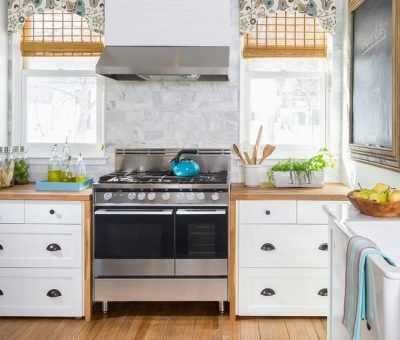 ن نختص بتجديد وتصميم المطابخ باحترافية عالية، بدءًا من التخطيط الذكي للمساحات وحتى التركيب الدقيق للتجهيزات، لنمنحك مطبخًا يجمع بين الجمال والكفاءة والديمومة. سواء كنت تطمح إلى تجديد مطبخ منزلك، تصميم مطابخ فيلات فاخرة، أو تطوير مطابخ مشاريعك التجارية والفندقية، نوفر لك: تصميمات مخصصة تُناسب ذوقك واحتياجات أسرتك (كلاسيكية، مودرن، أو مزيج مبتكر). تشكيلة واسعة من الخامات الفاخرة (أرضيات مقاومة للبقع، واجهات مطابخ عالية الجودة، أسطح رخامية وكوارتز). حلول تخزين ذكية تُحقق الاستفادة القصوى من كل زاوية. تركيب أنظمة إضاءة حديثة، أجهزة كهربائية متطورة، وسباكة دقيقة. خيارات صديقة للبيئة وموفرة للطاقة. باعتمادنا على فريق مصممين ومهندسين خبراء، ننفذ مشروعك بخطوات استثنائية: استشارة مجانية لفهم رؤيتك وتحليل المساحة. تصميم ثلاثي الأبعاد (3D) لتجسيد المطبخ قبل التنفيذ. استخدام مواد وتقنيات تركيب حديثة (مثل الألواح المقاومة للحرارة والماء). تسليم المشروع في الوقت المحدد مع ضمان شامل على التصميم والتنفيذ. لماذا نحن؟ ندمج بين الابتكار والتقنية لإنشاء مطابخ تلبي توقعات العصر. نتعامل مع التحديات بذكاء (كالمساحات الضيقة أو التهوية غير الفعالة). نقدم خيارات تناسب جميع الميزانيات (من التجديد البسيط إلى التصميم الفاخر). خدمة ما بعد البيع تشمل صيانة دورية واستبدال القطع عند الحاجة. لا تبقى مع مطبخٍ عادي حينما يمكنك الحصول على قلبٍ نابضٍ لمنزلك! اتصل بنا اليوم للحصول على استشارة مجانية وعرض أسعار يتناغم مع أحلامك وميزانيتك. أوت سين جلوبال — حيثُ يصبح المطبخ مصدر إلهامٍ للعائلة! ملاحظات حول الوصف: التخصص: التركيز على دمج الوظيفية مع التصميم العصرية في المطابخ. تفصيل الخدمات: ذكر مواد مقاومة (كأسطح الرخام)، تقنيات (التصميم ثلاثي الأبعاد)، وحلول (التخزين الذكي). القيمة المضافة: التأكيد على توفير خيارات صديقة للبيئة وقابلة للتخصيص. مراحل العمل: توضيح خطوات التنفيذ لتعزيز الشفافية والثقة. ن نختص بتجديد وتصميم المطابخ باحترافية عالية، بدءًا من التخطيط الذكي للمساحات وحتى التركيب الدقيق للتجهيزات، لنمنحك مطبخًا يجمع بين الجمال والكفاءة والديمومة. سواء كنت تطمح إلى تجديد مطبخ منزلك، تصميم مطابخ فيلات فاخرة، أو تطوير مطابخ مشاريعك التجارية والفندقية، نوفر لك: تصميمات مخصصة تُناسب ذوقك واحتياجات أسرتك (كلاسيكية، مودرن، أو مزيج مبتكر). تشكيلة واسعة من الخامات الفاخرة (أرضيات مقاومة للبقع، واجهات مطابخ عالية الجودة، أسطح رخامية وكوارتز). حلول تخزين ذكية تُحقق الاستفادة القصوى من كل زاوية. تركيب أنظمة إضاءة حديثة، أجهزة كهربائية متطورة، وسباكة دقيقة. خيارات صديقة للبيئة وموفرة للطاقة. باعتمادنا على فريق مصممين ومهندسين خبراء، ننفذ مشروعك بخطوات استثنائية: استشارة مجانية لفهم رؤيتك وتحليل المساحة. تصميم ثلاثي الأبعاد (3D) لتجسيد المطبخ قبل التنفيذ. استخدام مواد وتقنيات تركيب حديثة (مثل الألواح المقاومة للحرارة والماء). تسليم المشروع في الوقت المحدد مع ضمان شامل على التصميم والتنفيذ. لماذا نحن؟ ندمج بين الابتكار والتقنية لإنشاء مطابخ تلبي توقعات العصر. نتعامل مع التحديات بذكاء (كالمساحات الضيقة أو التهوية غير الفعالة). نقدم خيارات تناسب جميع الميزانيات (من التجديد البسيط إلى التصميم الفاخر). خدمة ما بعد البيع تشمل صيانة دورية واستبدال القطع عند الحاجة. لا تبقى مع مطبخٍ عادي حينما يمكنك الحصول على قلبٍ نابضٍ لمنزلك! اتصل بنا اليوم للحصول على استشارة مجانية وعرض أسعار يتناغم مع أحلامك وميزانيتك. أوت سين جلوبال — حيثُ يصبح المطبخ مصدر إلهامٍ للعائلة! ملاحظات حول الوصف: التخصص: التركيز على دمج الوظيفية مع التصميم العصرية في المطابخ. تفصيل الخدمات: ذكر مواد مقاومة (كأسطح الرخام)، تقنيات (التصميم ثلاثي الأبعاد)، وحلول (التخزين الذكي). القيمة المضافة: التأكيد على توفير خيارات صديقة للبيئة وقابلة للتخصيص. مراحل العمل: توضيح خطوات التنفيذ لتعزيز الشفافية والثقة.